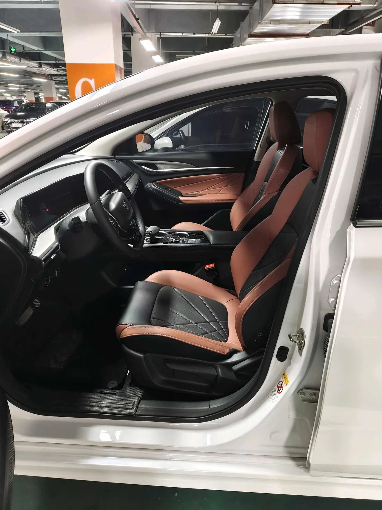 ChangAn 2022 Yidong PLUS 1.4TGDI Blue Whale NE Honorable Automatic Gear 5
