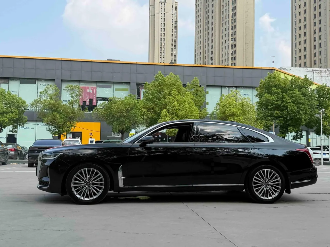 HongQi 2020 H9 48V 2.0T Zhilian Qi Chang Edition Automatic Gear 15
