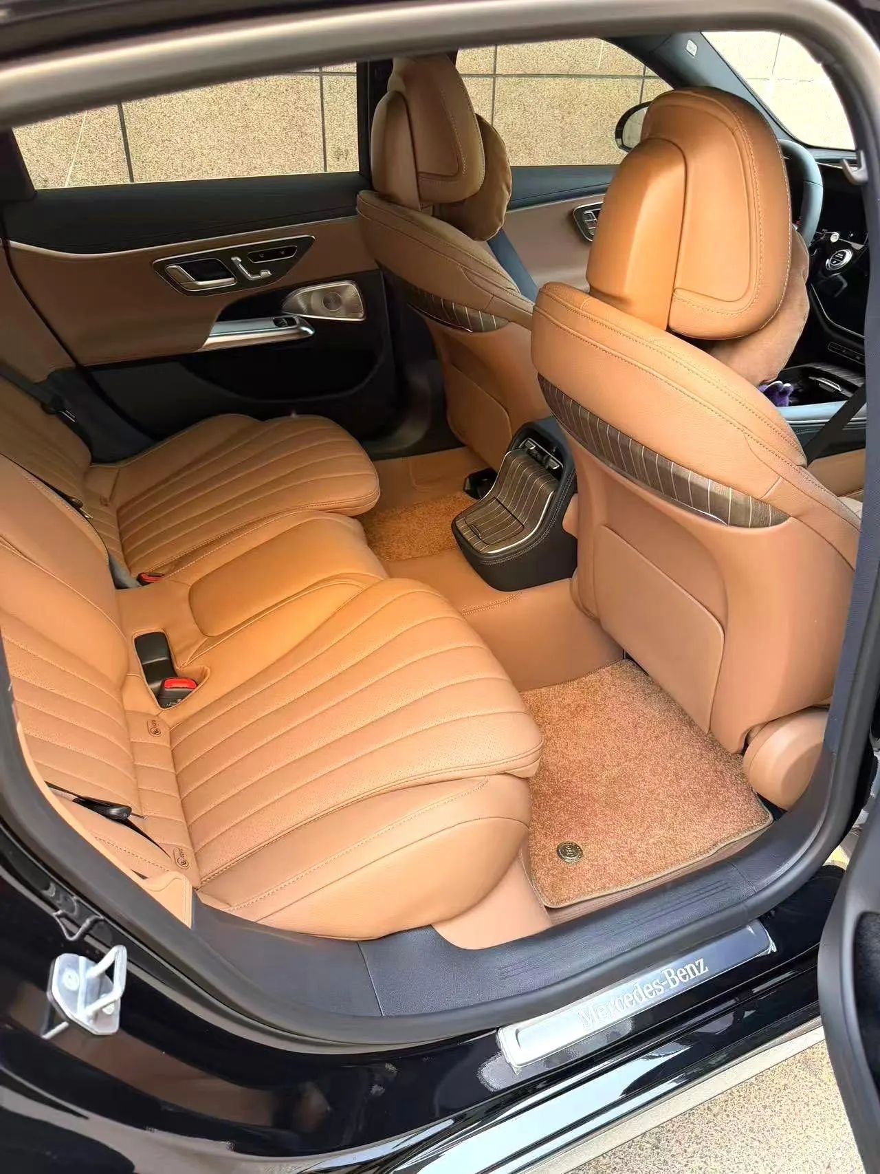 Mercedes Benz E-Class 2026 model E 300 L 48V 2.0T Luxury Edition Automatic 3