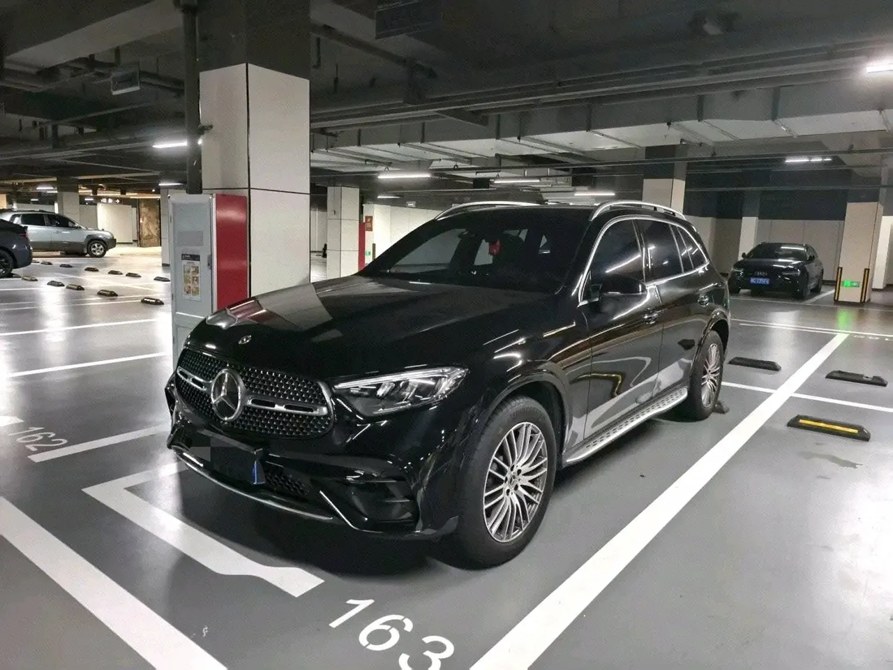 打开图片灯箱:Mercedes Benz 2024 GLC 300 L 4MATIC 48V 2.0T dynamic 5-seat automatic gear