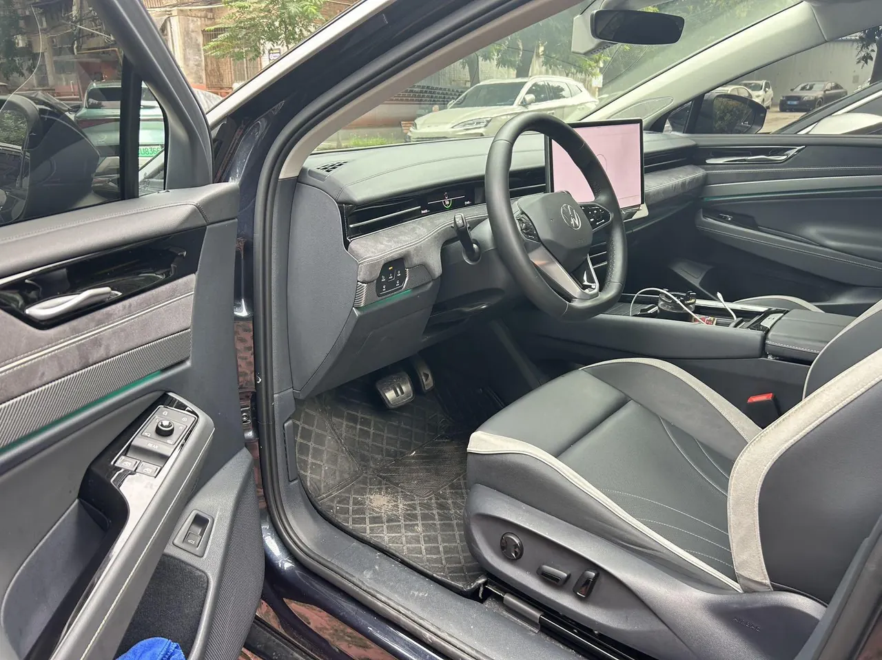 Volkswagen 2024 ID. 7 VIZZION First Edition Automatic Transmission 3