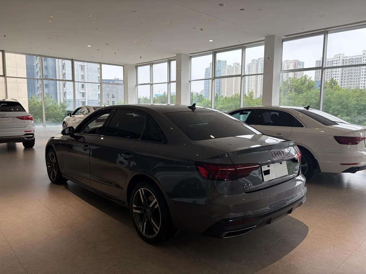 Audi 2022 A4L 2.0TFSI 40TFSI Deluxe Dynamic Automatic 4