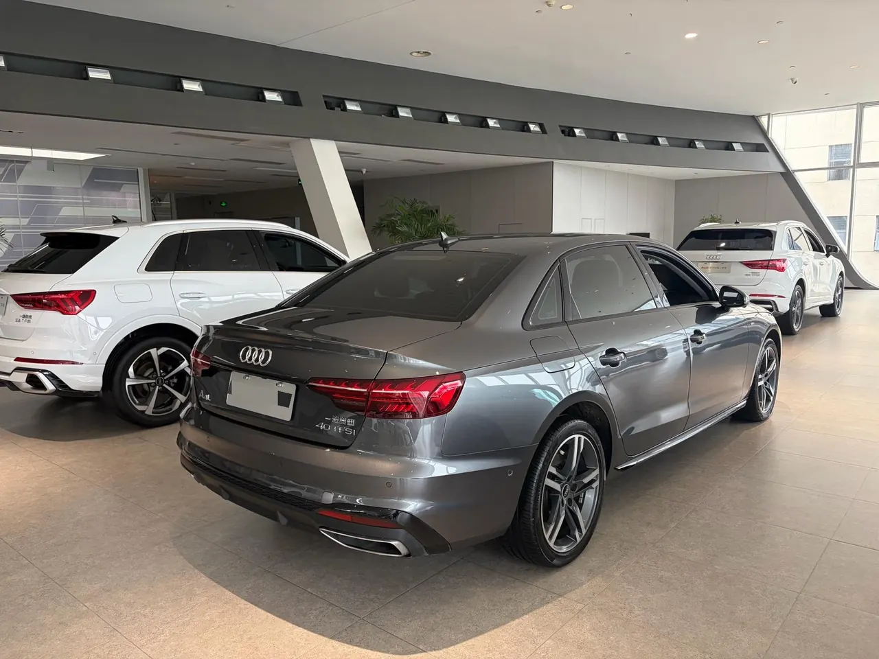 Audi 2022 A4L 2.0TFSI 40TFSI Deluxe Dynamic Automatic 6