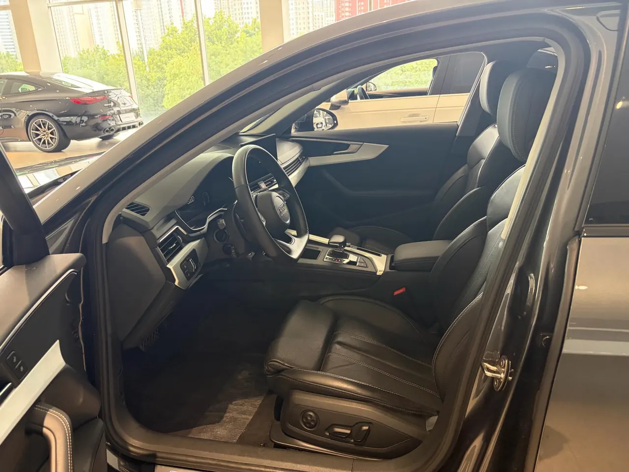 Audi 2022 A4L 2.0TFSI 40TFSI Deluxe Dynamic Automatic 7