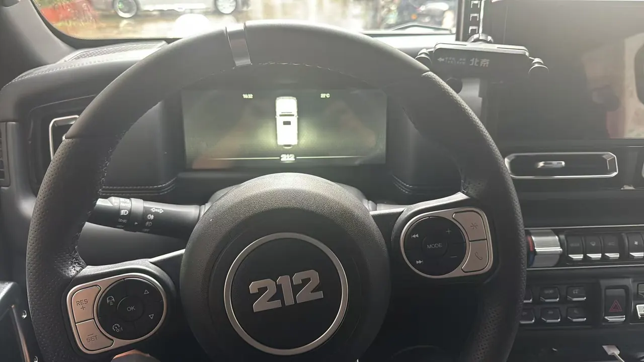 212 2024 T01 2.0T Explorer Automatic 3