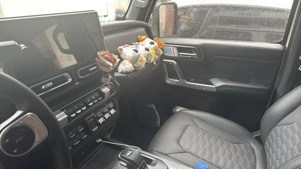 212 2024 T01 2.0T Explorer Automatic 5