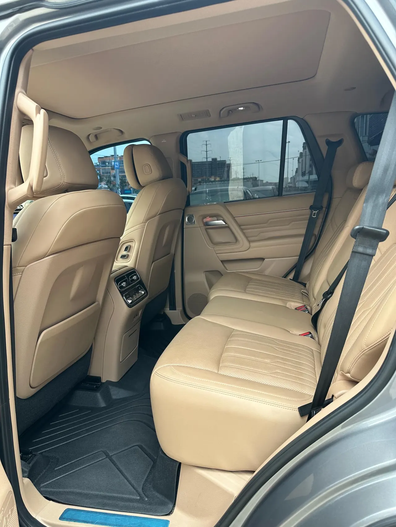 Beijing 2024 BJ60 Thunder Magic Nuclear Power Drive Advanced Edition 5-seat Automatic Gear 11