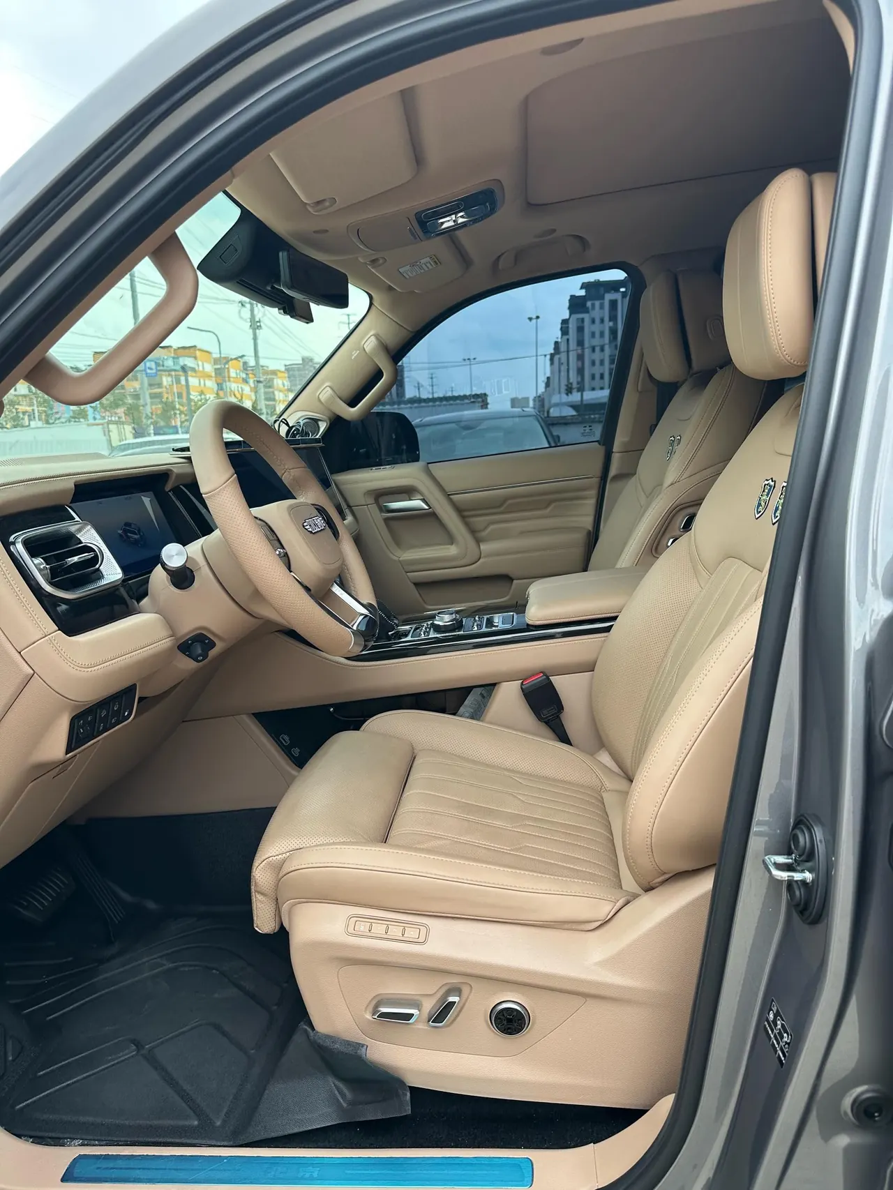 Beijing 2024 BJ60 Thunder Magic Nuclear Power Drive Advanced Edition 5-seat Automatic Gear 6