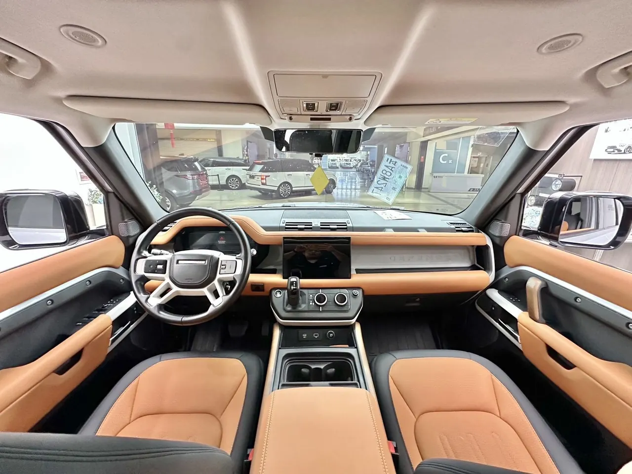 Land Rover Guard (Imported) 2022 Guard 110 48V 3.0T P400 X-DYNAMIC HSE Automatic Gear 4