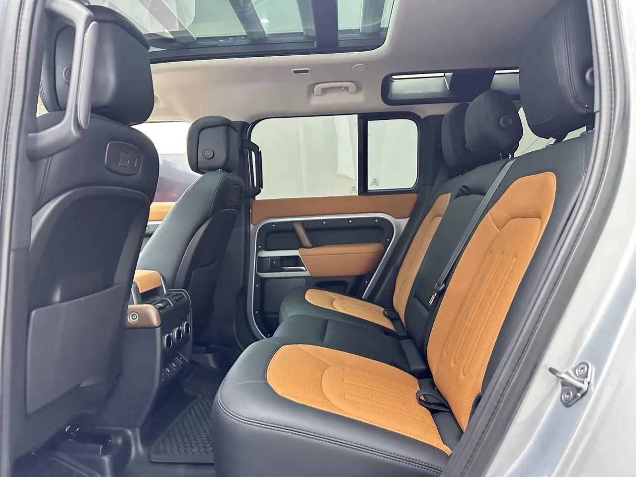 Land Rover Guard (Imported) 2022 Guard 110 48V 3.0T P400 X-DYNAMIC HSE Automatic Gear 6