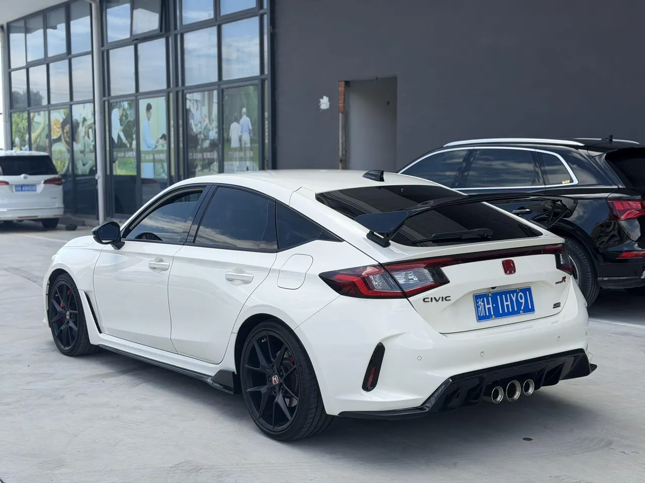 Honda Civic (Imported) 2023 Model Civic Type R 2.0T 420TURBO Manual Transmission 5