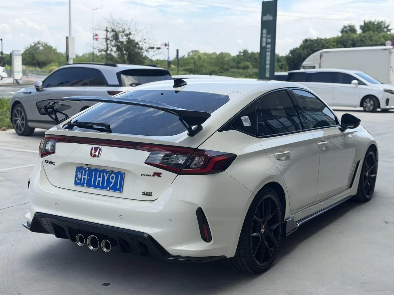 Honda Civic (Imported) 2023 Model Civic Type R 2.0T 420TURBO Manual Transmission 7