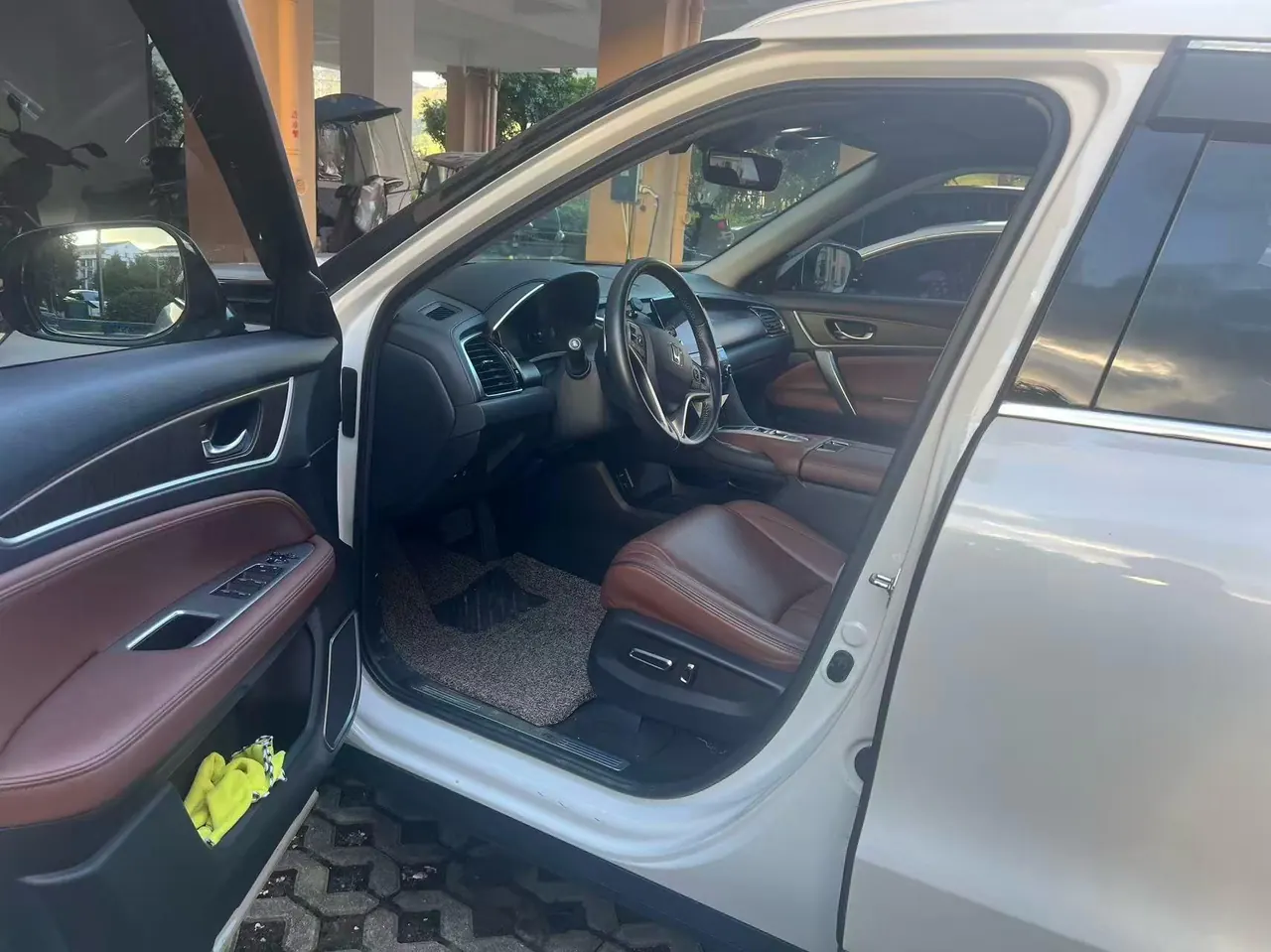 Honda 2020 crown road 2.0T 370TURBO four-wheel drive exclusive edition two-color automatic gear 6