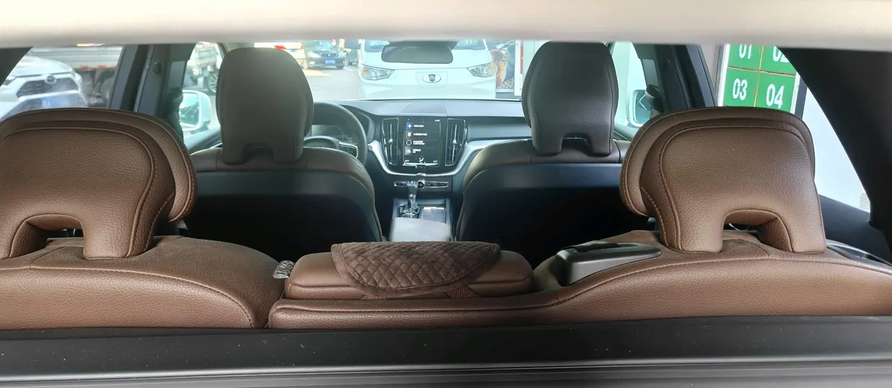 Volvo 2020 XC60 2.0T T5 4-wheel drive smart luxury automatic gear 5