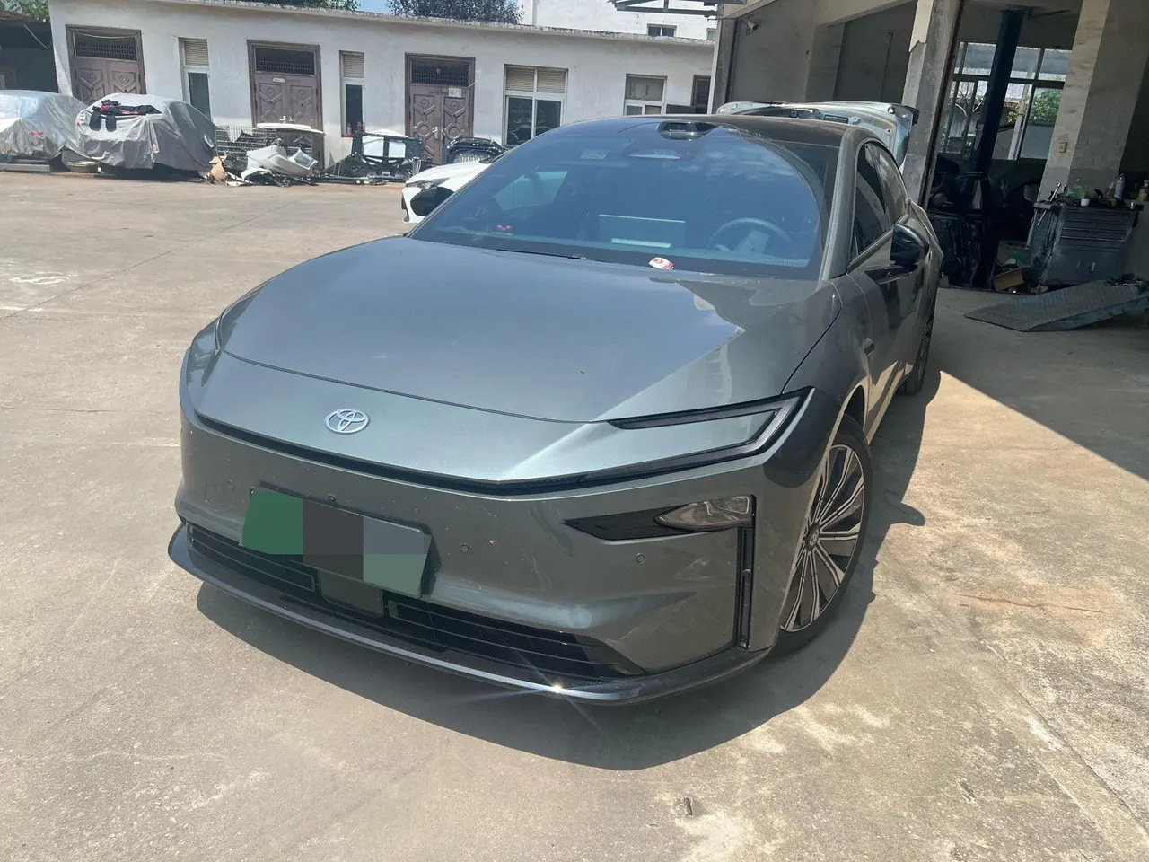 Toyota 2026 Platinum Intelligence 7 600 Pro Laser Radar Edition Automatic Gear - View 1