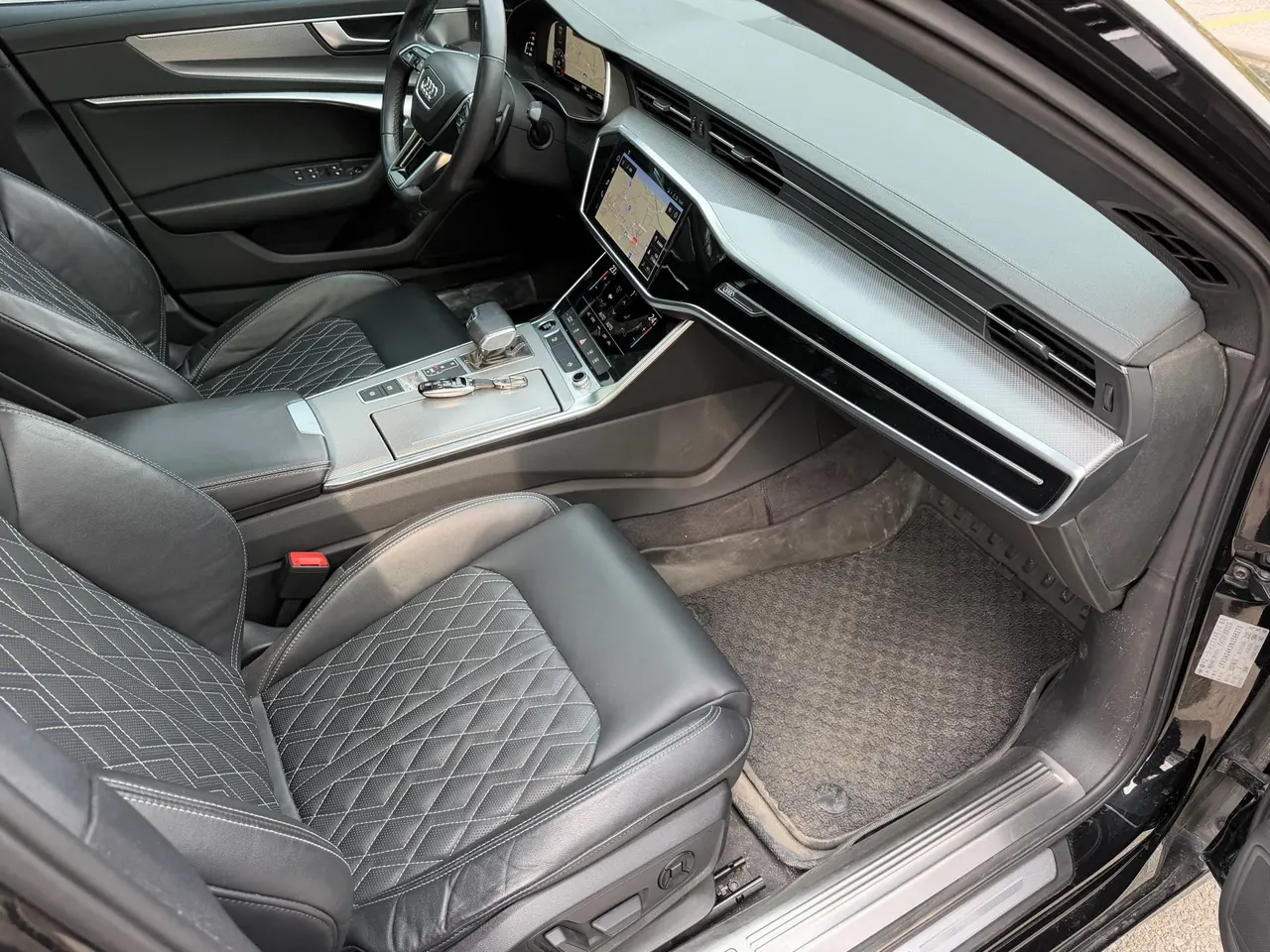 Audi 2022 A6L 2.0TFSI 40TFSI Deluxe Elegant Automatic 6