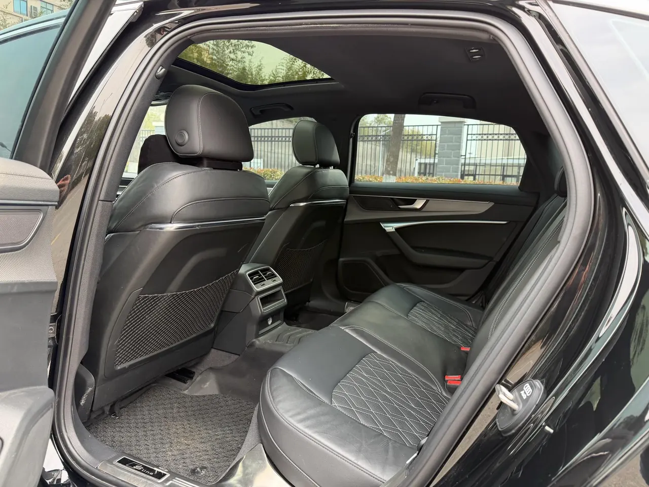 Audi 2022 A6L 2.0TFSI 40TFSI Deluxe Elegant Automatic 8