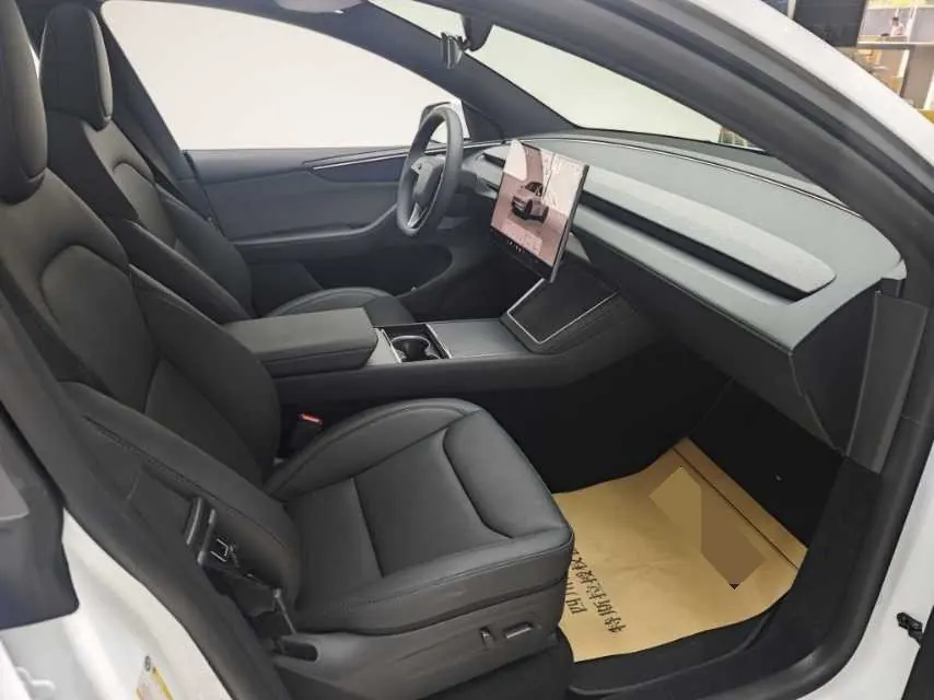 Tesla 2026 Model Y Rear-Wheel-Drive Automatic 4