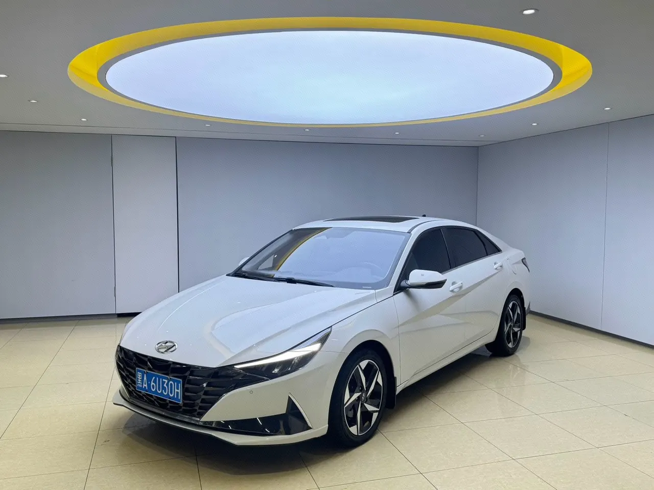 打开图片灯箱:Hyundai 2022 Elantra -3-compartment 1.5 stepless LUX premium automatic gear