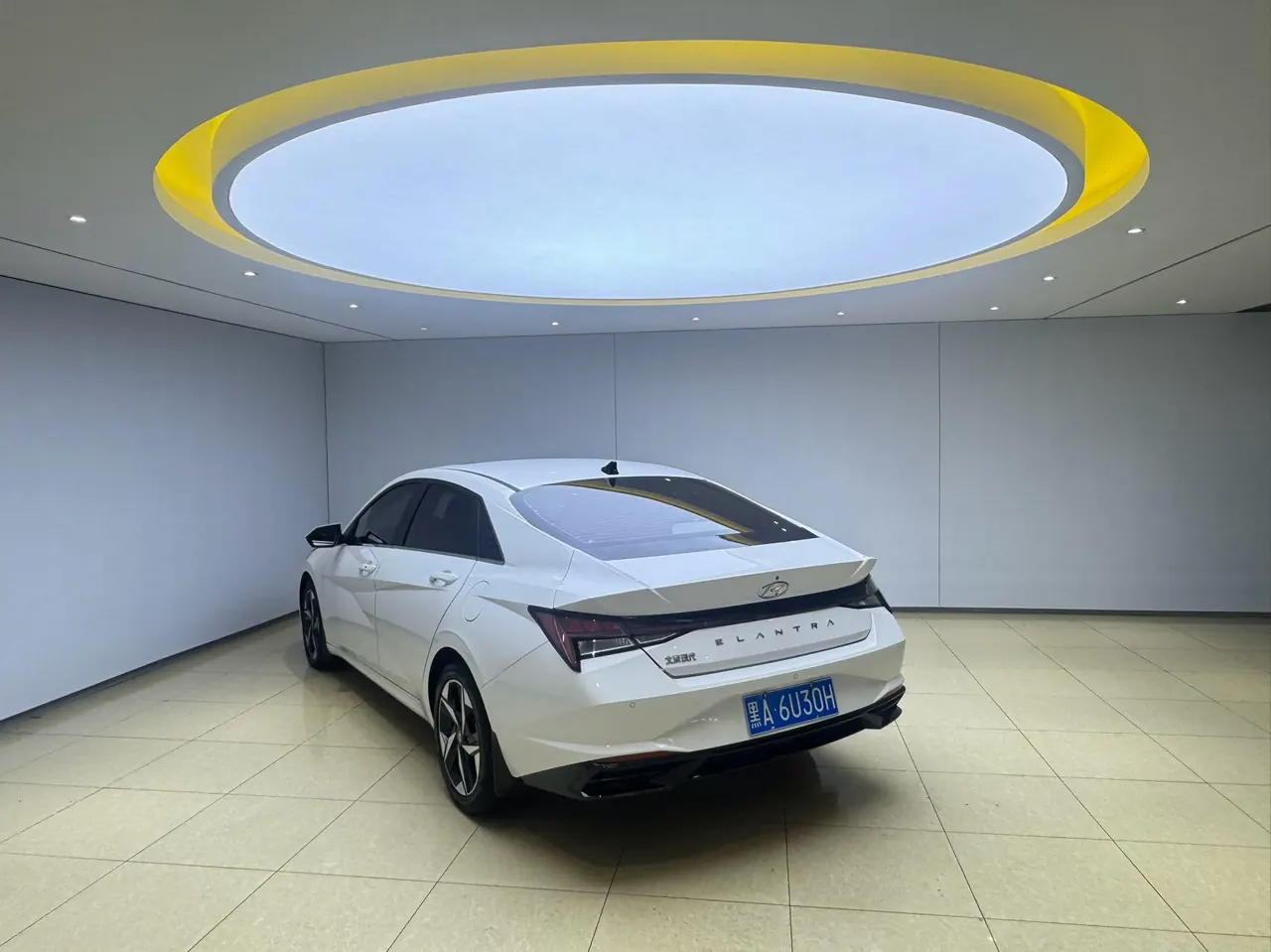 Hyundai 2022 Elantra -3-compartment 1.5 stepless LUX premium automatic gear 4