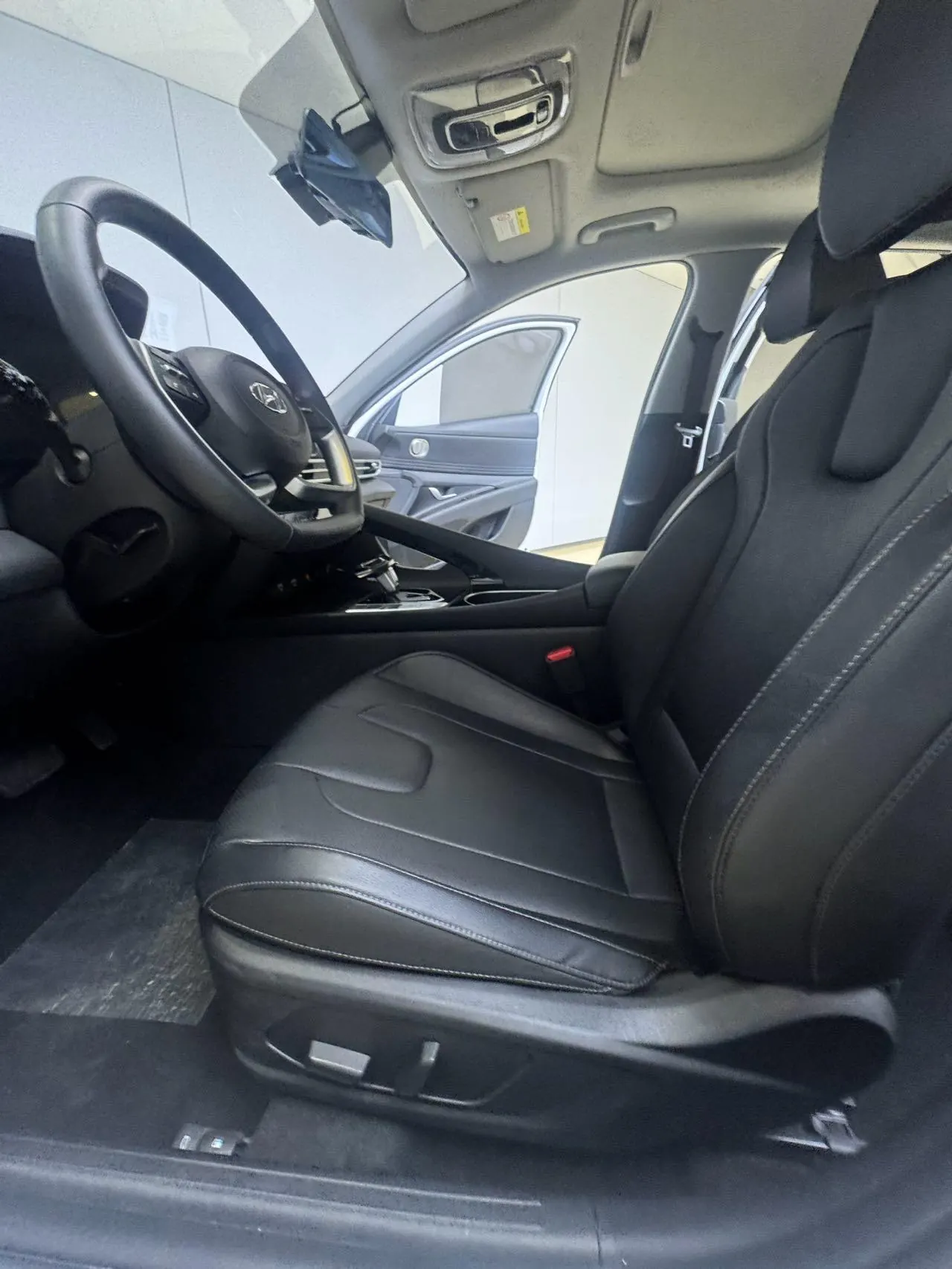 Hyundai 2022 Elantra -3-compartment 1.5 stepless LUX premium automatic gear 9