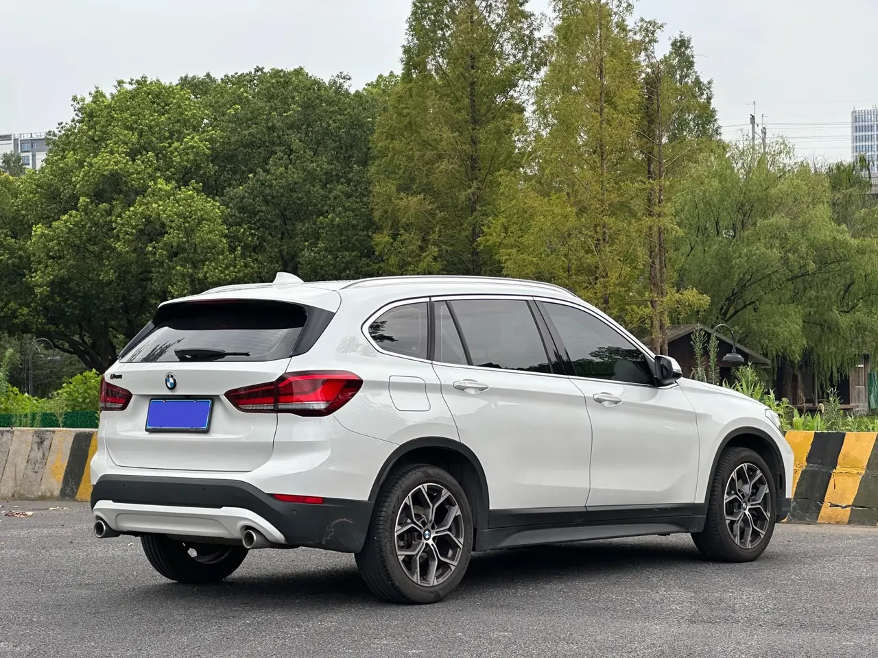 BMW 2020 X1 sDrive25Li 2.0T Leading Automatic Gear 3