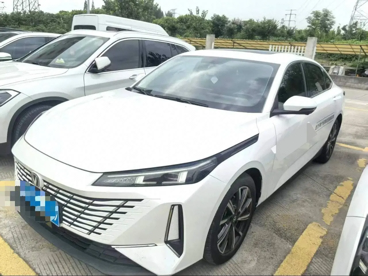 Open image lightbox: ChangAn 2024 Yidong 1.5TGDI Flagship Automatic Gear