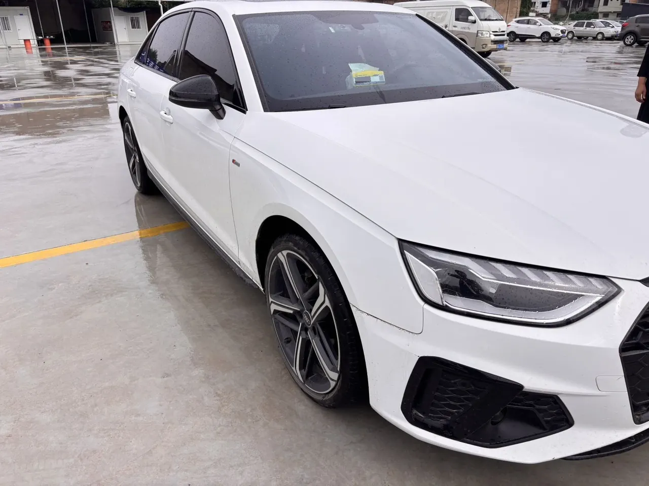 Audi 2024 A4L 2.0TFSI 40TFSI Deluxe Dynamic Automatic 2