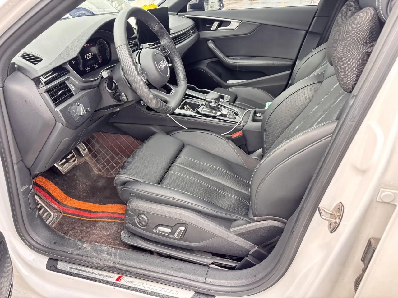 Audi 2024 A4L 2.0TFSI 40TFSI Deluxe Dynamic Automatic 6