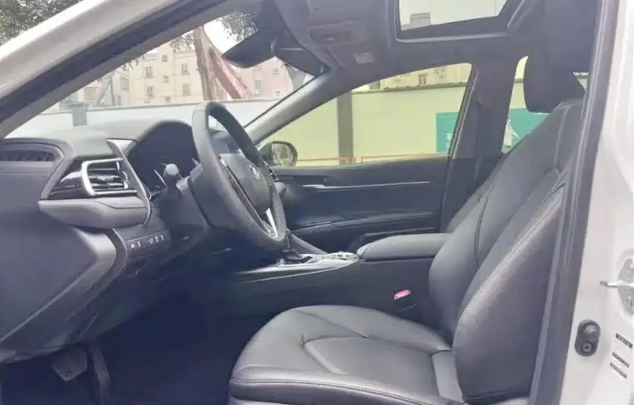 Toyota 2023 Camry 2.0G Stepless Deluxe Edition Automatic Gear 5