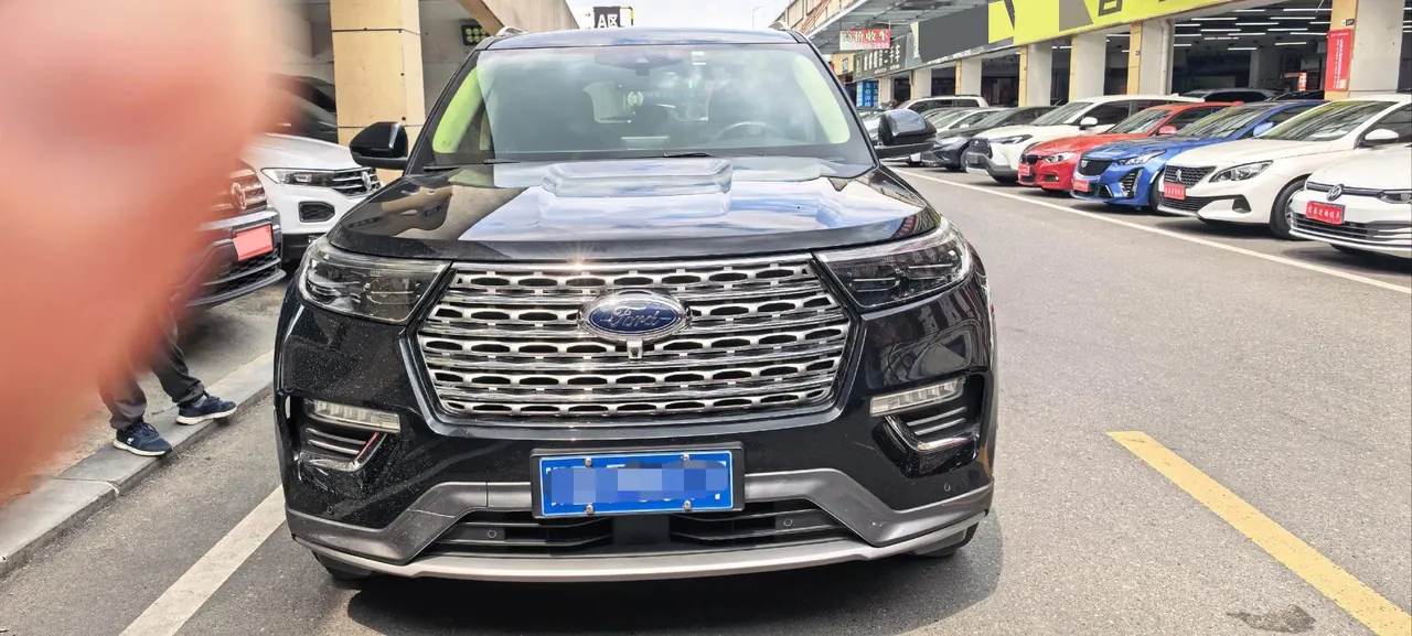 Ford 2020 Explorer 2.3T EcoBoost 285 Four-wheel Drive Titanium Edition 6-seat Automatic Gear 2