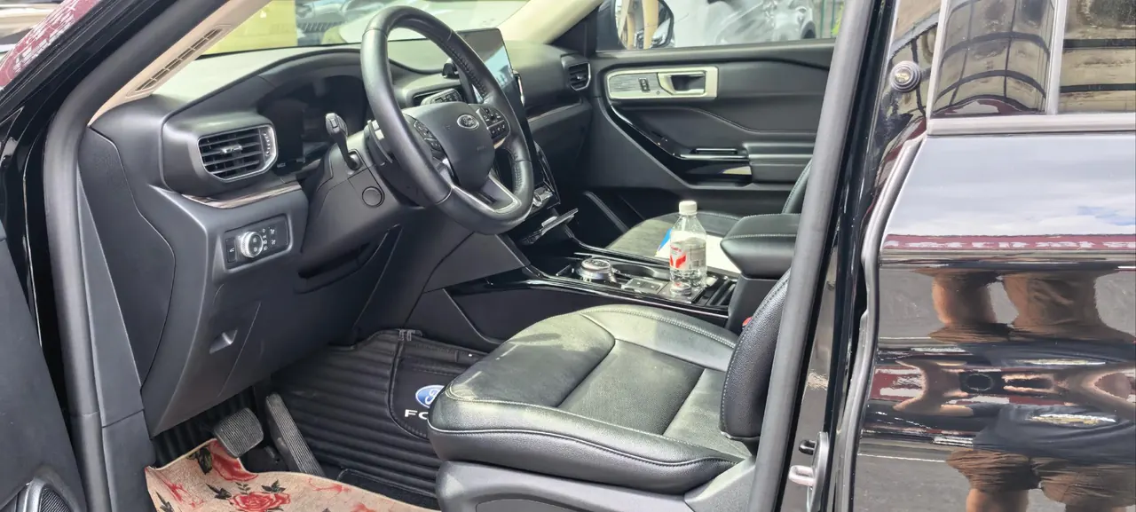 Ford 2020 Explorer 2.3T EcoBoost 285 Four-wheel Drive Titanium Edition 6-seat Automatic Gear 3