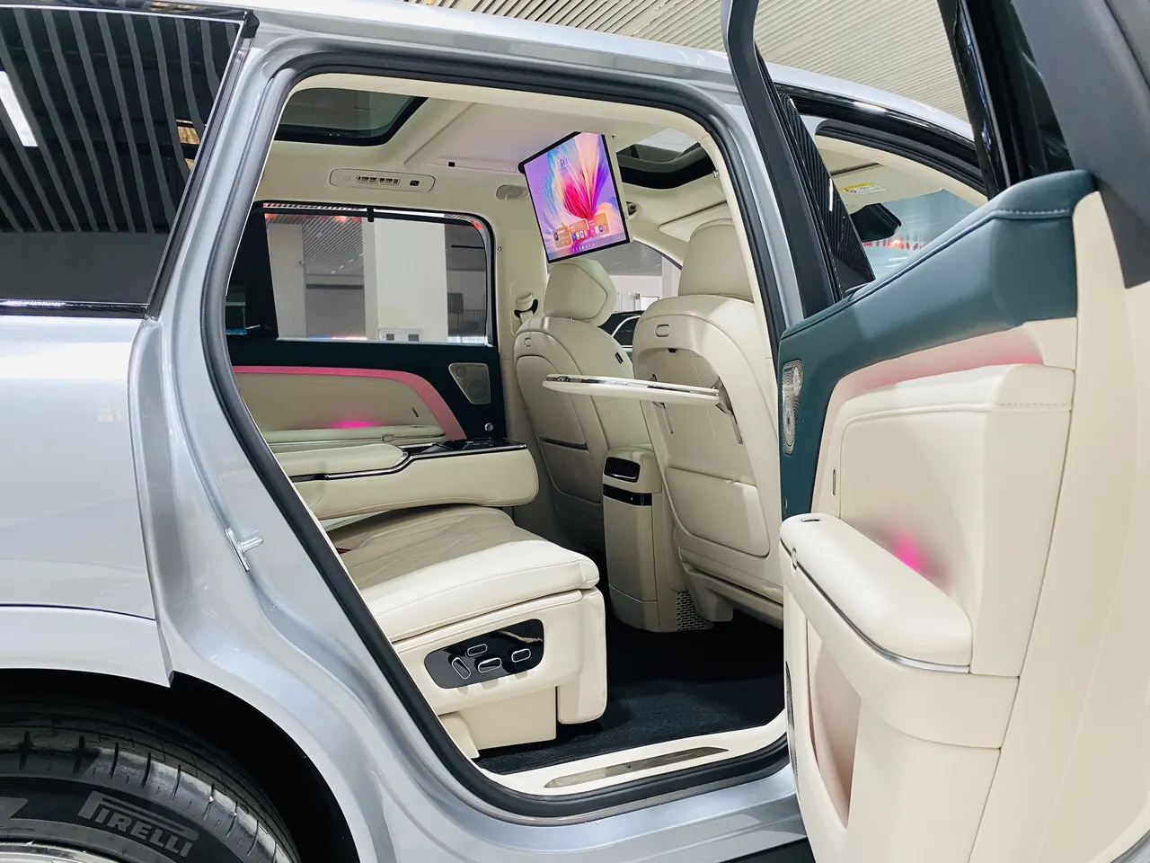Voyah 2026 Taishan X8 PHEV 1.5T ULTRA automatic gear 16