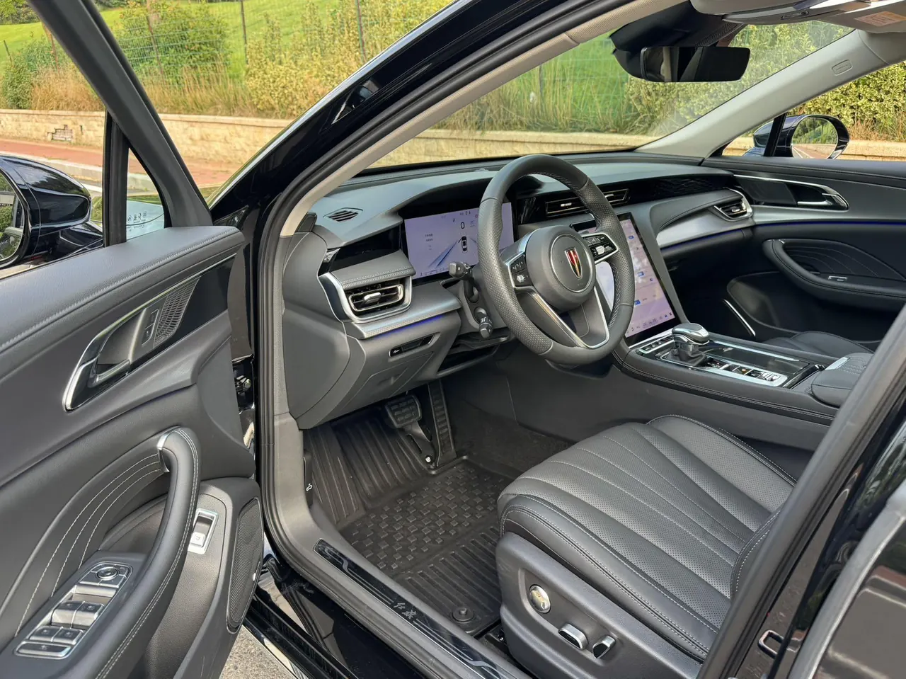HongQi 2024 H5 2.0T Zhilian Qi Chang Edition Automatic Gear 11