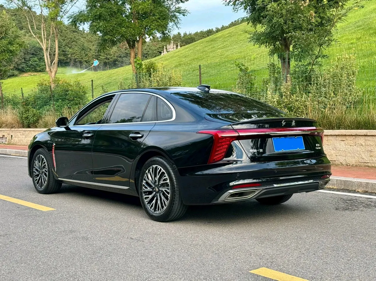 HongQi 2024 H5 2.0T Zhilian Qi Chang Edition Automatic Gear 4