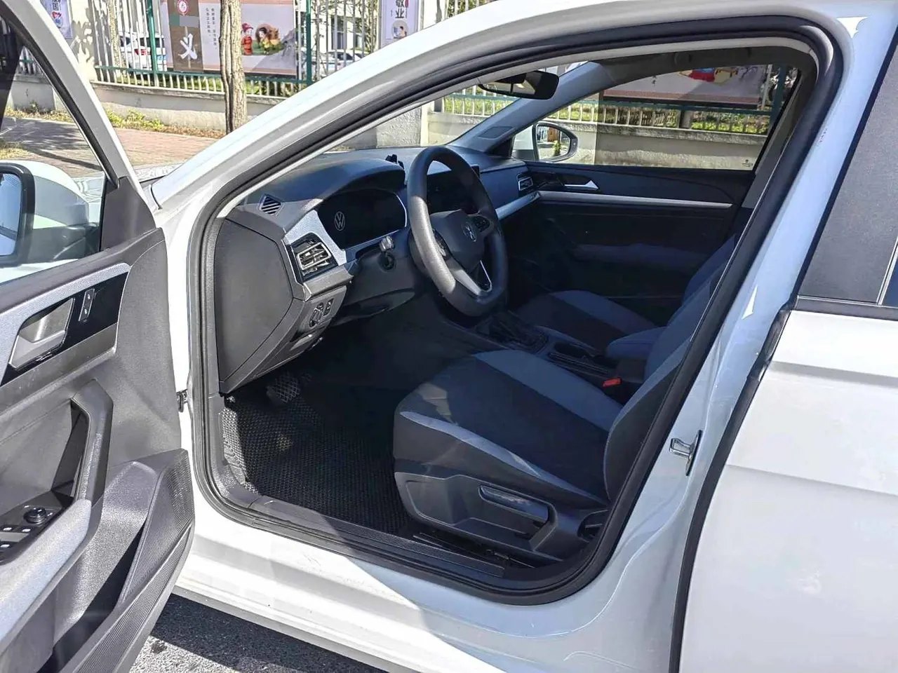 Volkswagen 2023 Lavida 1.5 Escape Edition Automatic Gear 10