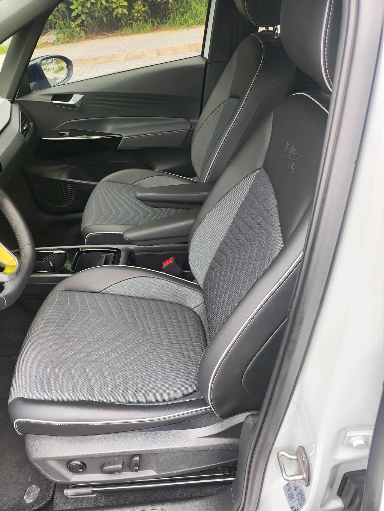 Volkswagen 2024 ID. 3 superior version of automatic transmission 5
