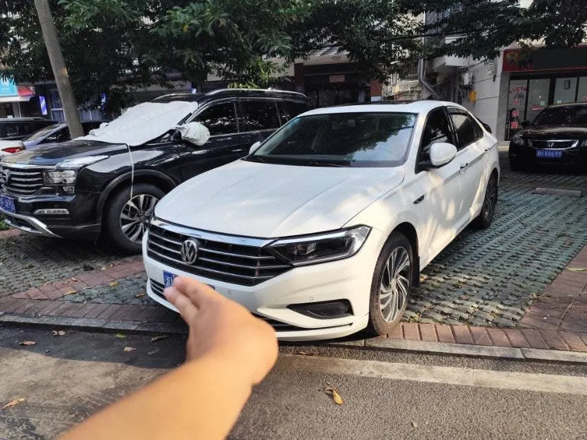 Open image lightbox: Volkswagen 2020 Sagitar 1.4TSI 280TSI Luxury Automatic Transmission