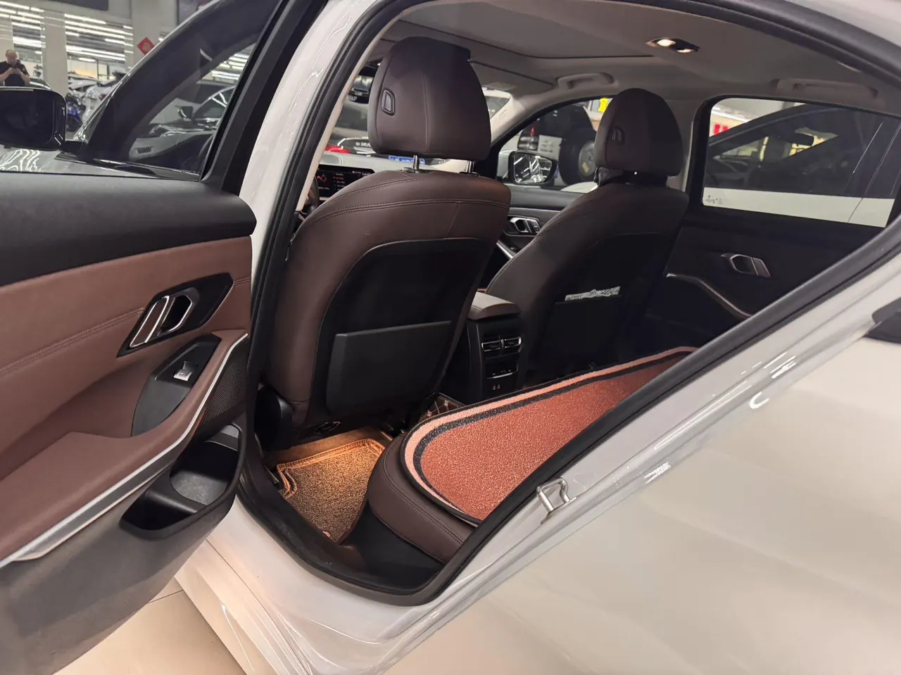 BMW 3 Series 2020 320i 2.0T Sports Suit Automatic Gear 3