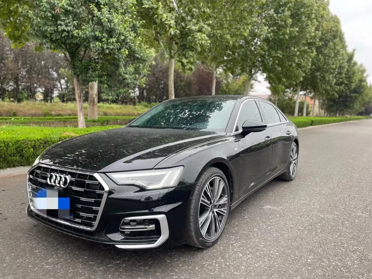 打开图片灯箱:Audi 2023 A6L 2.0TFSI 45TFSI Selected Dynamic (Modified) Automatic Gear