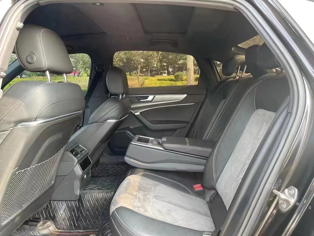 Audi 2023 A6L 2.0TFSI 45TFSI Selected Dynamic (Modified) Automatic Gear 9