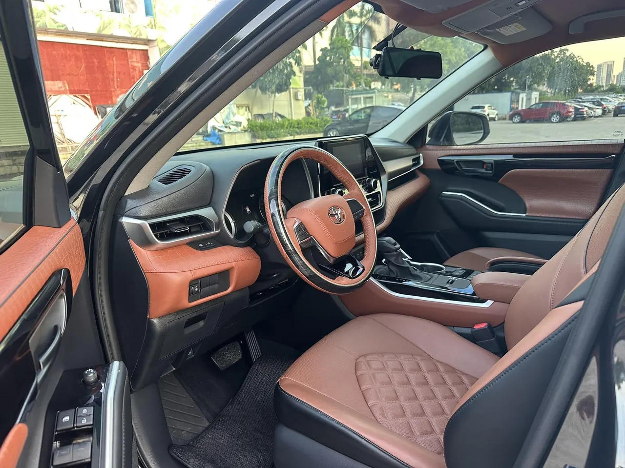 Toyota 2023 Highlander Dual Engine 2.5 Stepless Intelligent Electric Hybrid Four-wheel Drive Elite Edition 7-seat PLUS Edition Automatic Gear 4