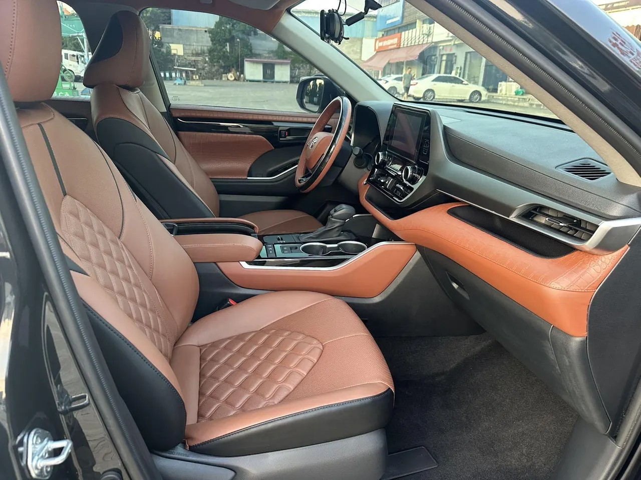 Toyota 2023 Highlander Dual Engine 2.5 Stepless Intelligent Electric Hybrid Four-wheel Drive Elite Edition 7-seat PLUS Edition Automatic Gear 7