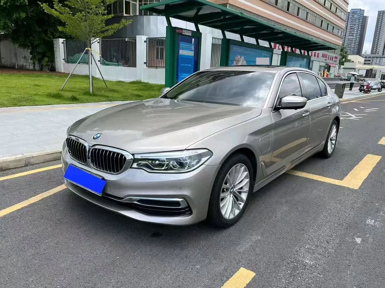 Open image lightbox: BMW 5 series new energy 2020 530Le 2.0T mileage upgraded luxury package automatic gear