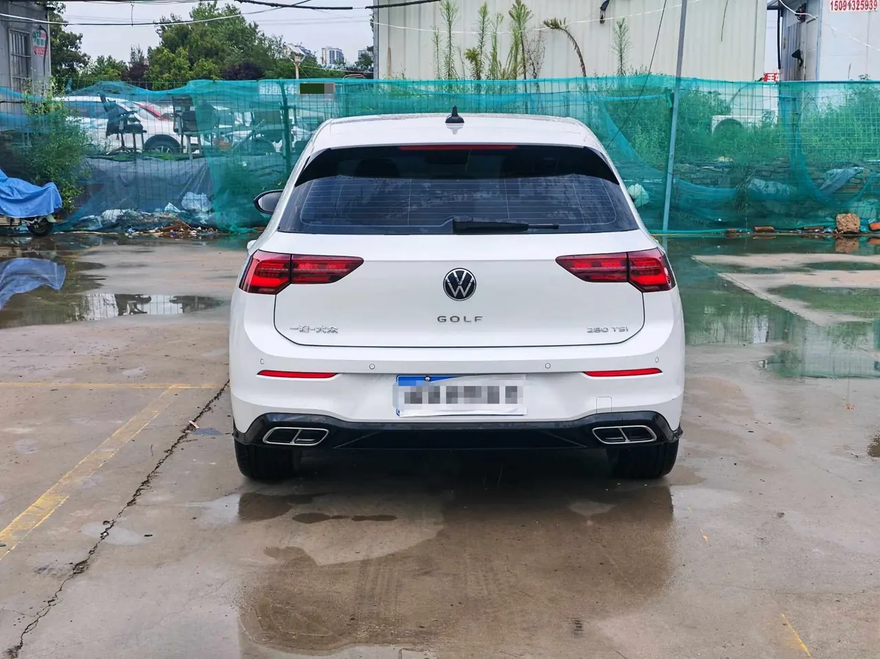 Volkswagen 2023 Golf 8 R-Line 1.4TSI 280TSI Lite Automatic 8