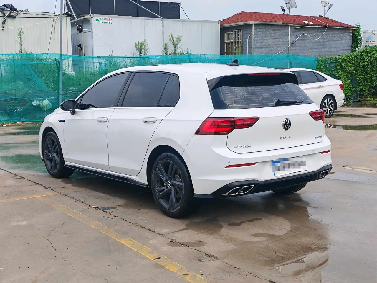 Volkswagen 2023 Golf 8 R-Line 1.4TSI 280TSI Lite Automatic 9