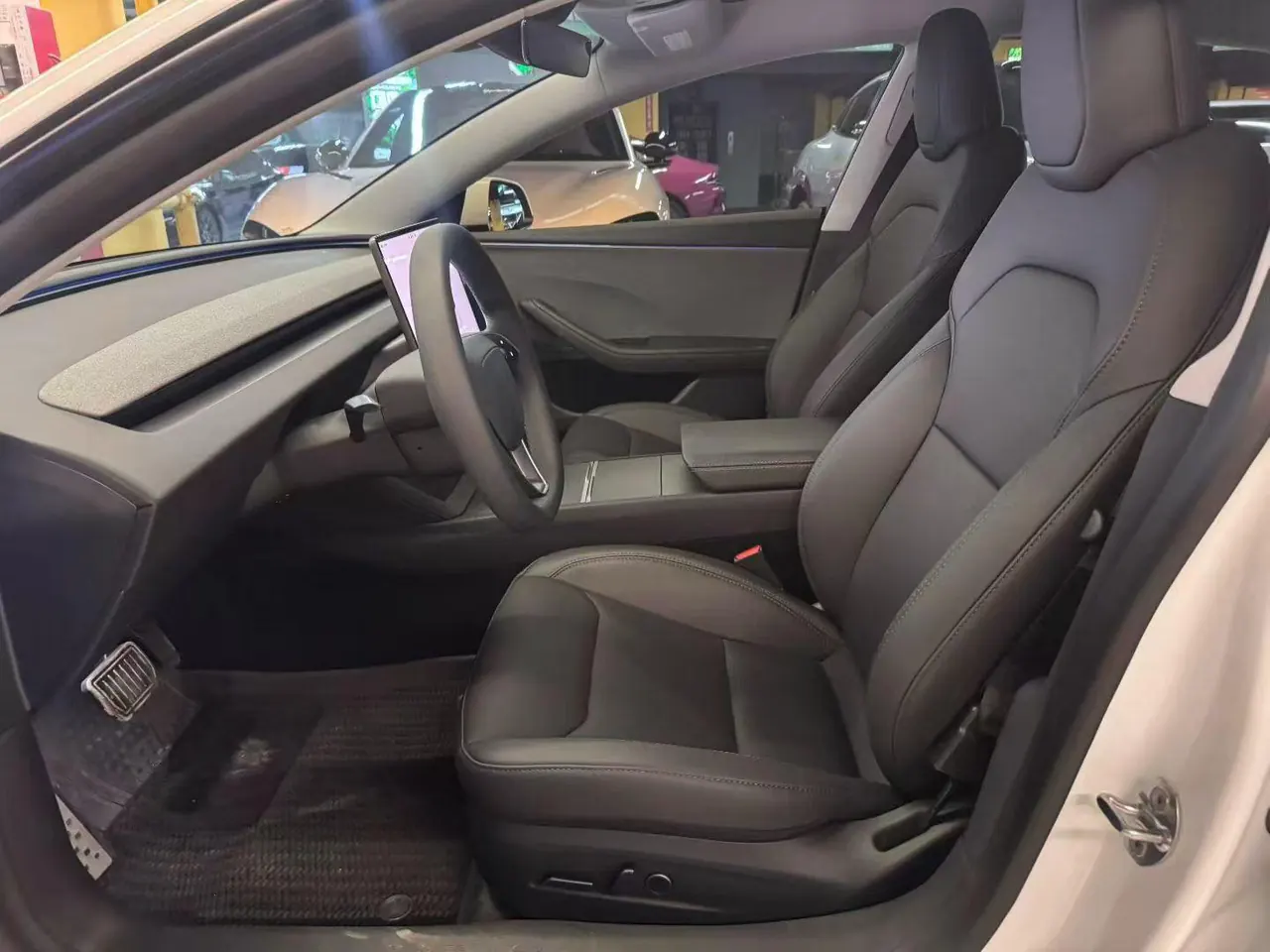 Tesla 2025 Model 3 Rear-Wheel-Drive Edition (facelift) Automatic Transmission 2