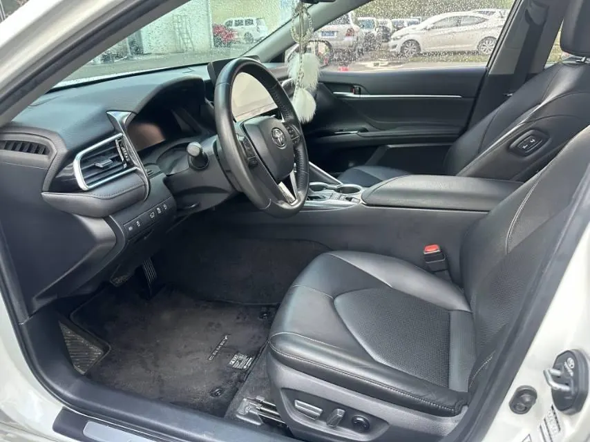 Toyota 2023 Camry 2.5G Deluxe Edition Automatic Gear 3
