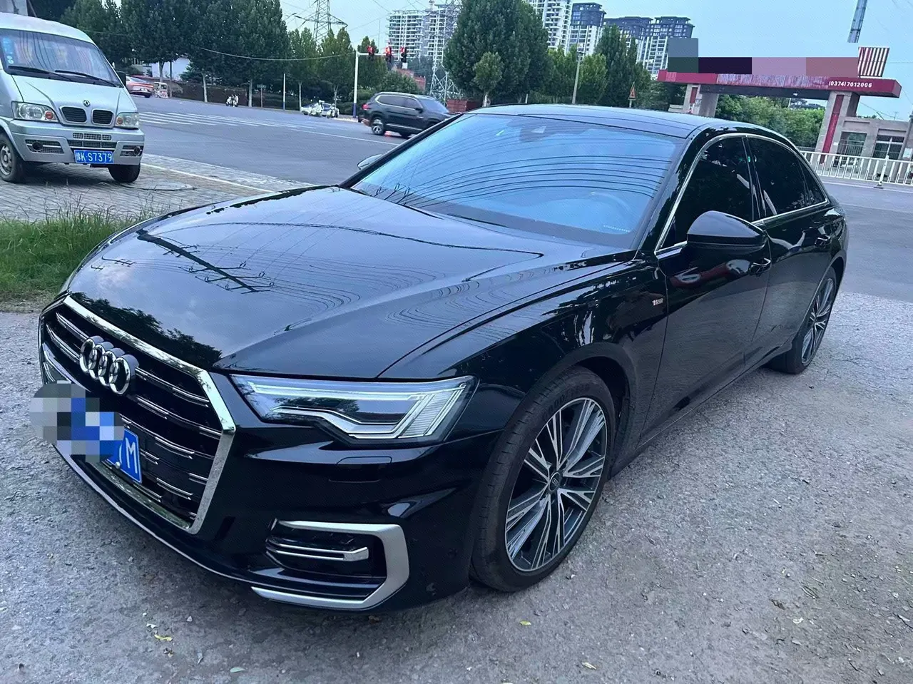 打开图片灯箱:Audi 2023 A6L 2.0TFSI 45TFSI Selected Dynamic (Modified) Automatic Gear