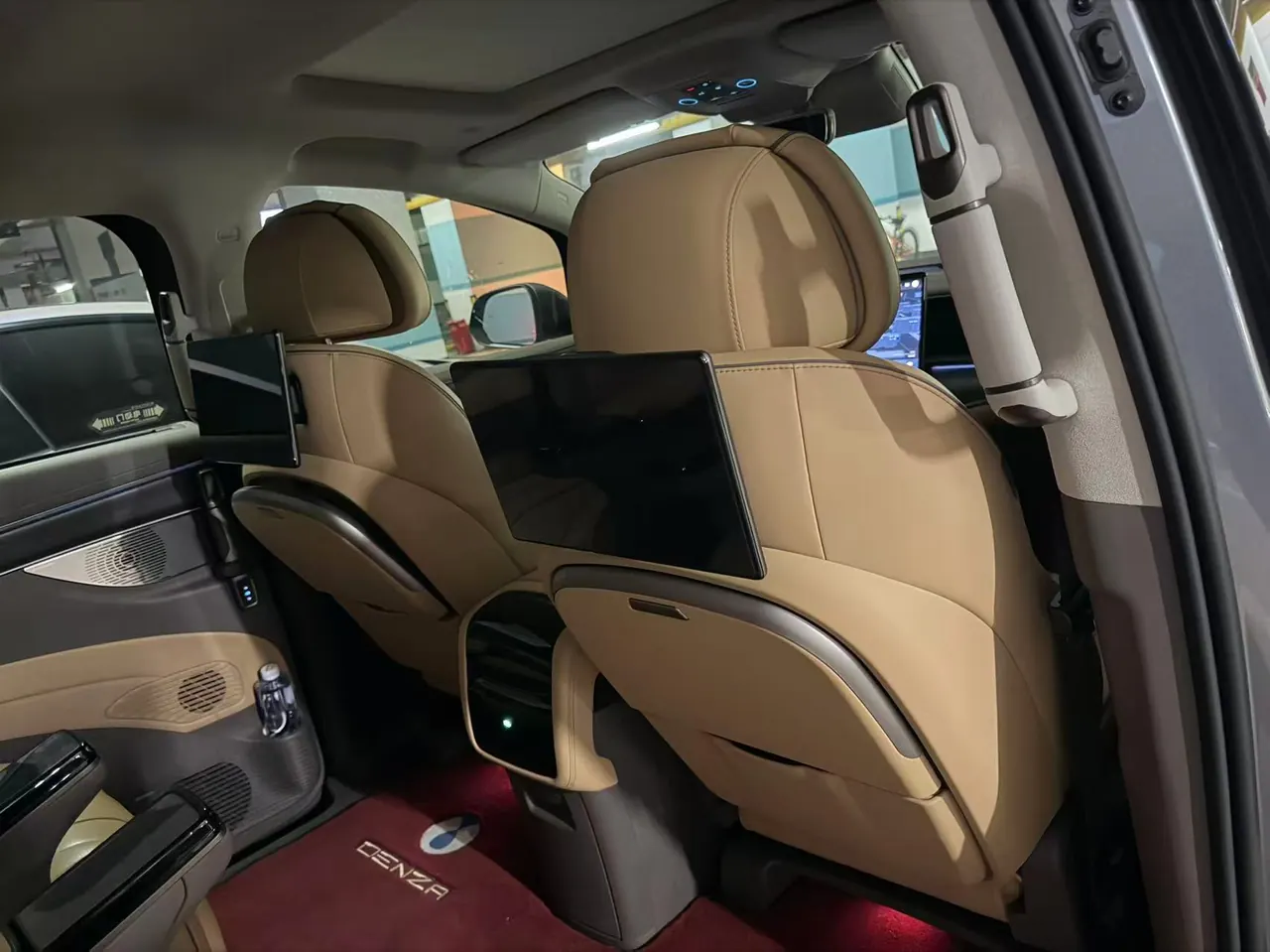 Open image lightbox: Denza 2022 Denza D9 DM-i 1.5T stepless 970 four-wheel drive flagship automatic gear